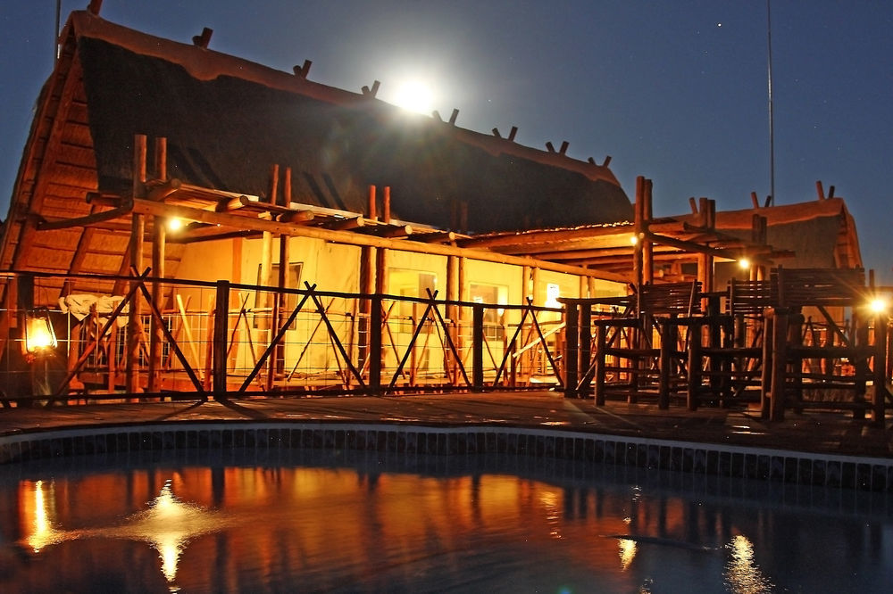 Xaus Lodge Twee Rivieren Ngoại thất bức ảnh