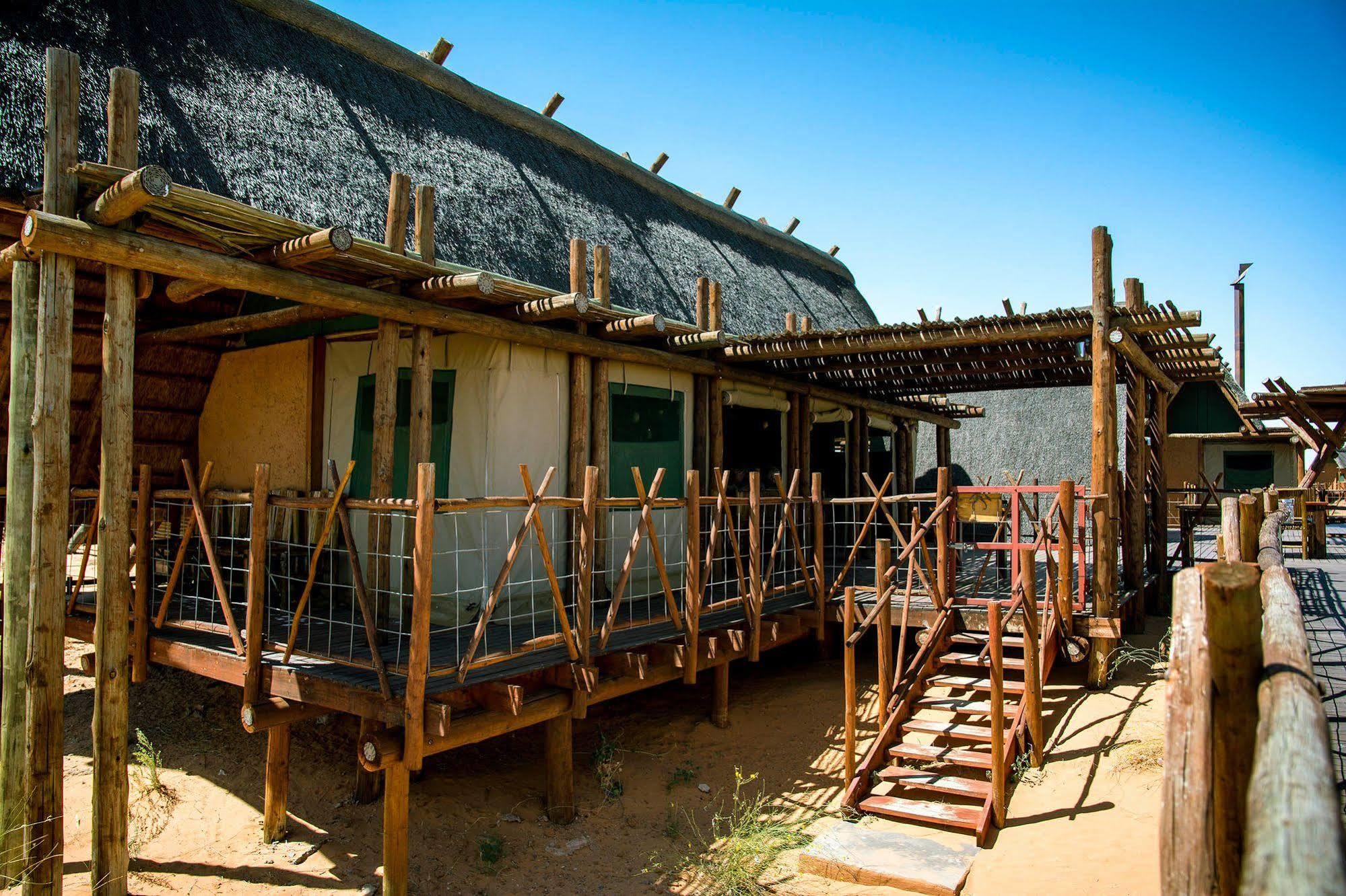 Xaus Lodge Twee Rivieren Ngoại thất bức ảnh