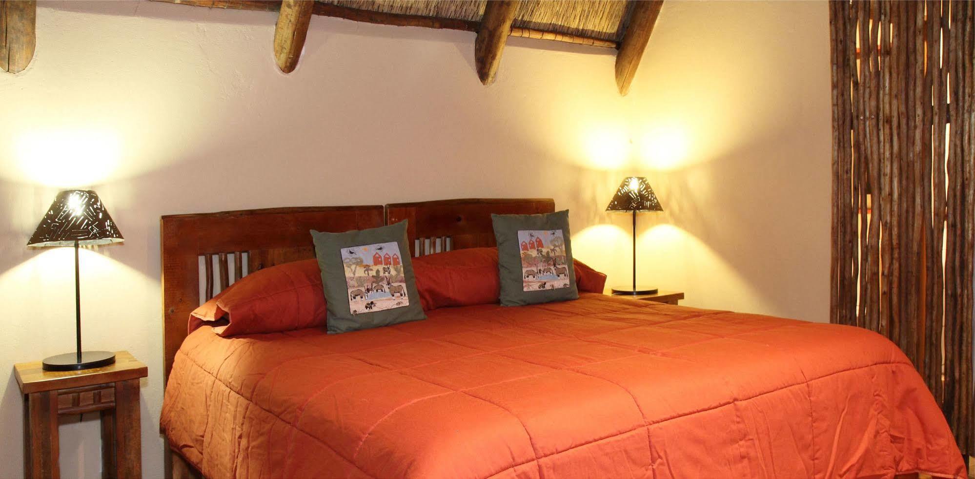 Xaus Lodge Twee Rivieren Ngoại thất bức ảnh
